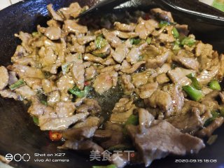 青椒炒牛肉的做法步骤：5