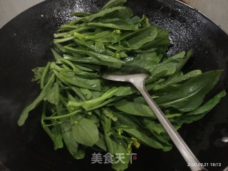 蒜蓉炒油菜的做法步骤：4
