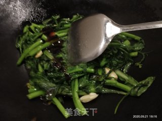 蒜蓉炒油菜的做法步骤：6