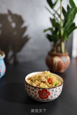 虾仁芹菜炒饭的做法步骤：1