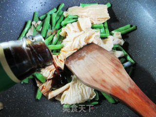 蛋白肉炒四季豆的做法步骤：7