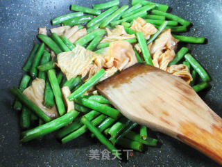 蛋白肉炒四季豆的做法步骤：8