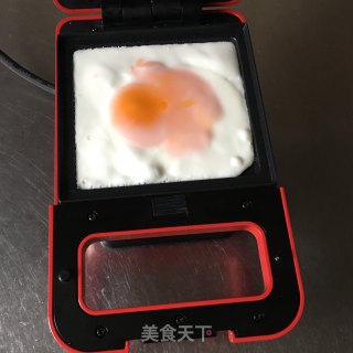 培根鸡蛋三明治的做法步骤：1