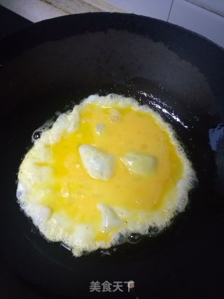 鸡蛋炒粉丝的做法步骤：2