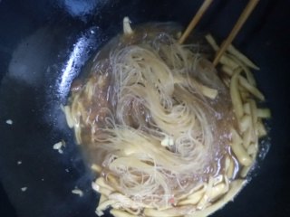鸡蛋炒粉丝的做法步骤：7