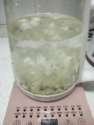 银耳雪梨百合羹的做法步骤：5