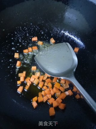 豆干芹菜炒肉丁的做法步骤：4