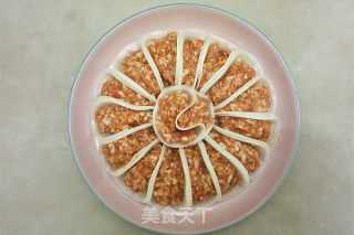 花开富贵（白萝卜酿肉）的做法步骤：7