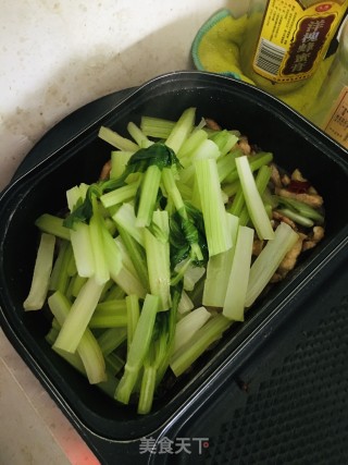 西芹炒肉丝的做法步骤：8