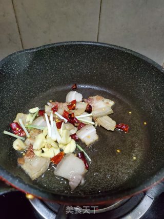 五花肉炒竹笋的做法步骤：5