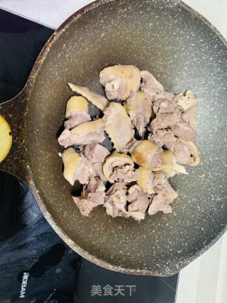番鸭汤的做法步骤：2