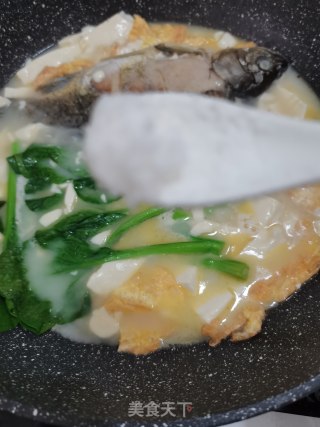 豆腐鲫鱼汤的做法步骤：6