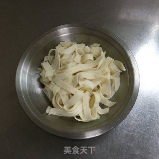 青菜面皮的做法步骤：2