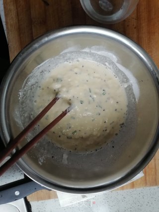芝麻鸡蛋饼的做法步骤：2