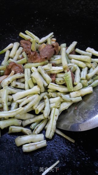 豆角炒肉的做法步骤：7