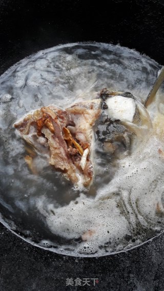 番茄豆腐鱼头汤的做法步骤：5
