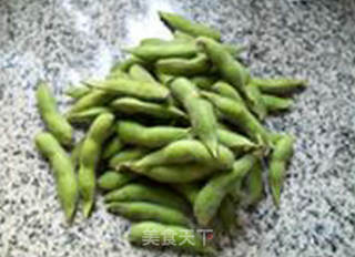 秀珍菇毛豆面筋的做法步骤：1