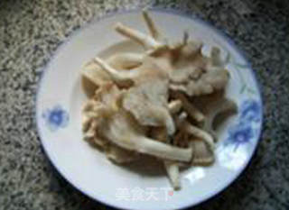 秀珍菇毛豆面筋的做法步骤：3