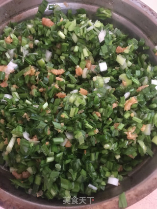 韭菜海米鸡蛋卷饼的做法步骤：4