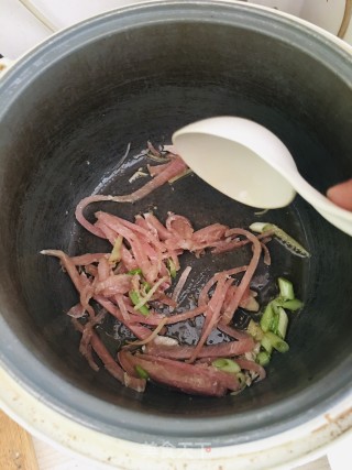 裙带菜肉丝汤的做法步骤：3