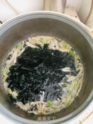 裙带菜肉丝汤的做法步骤：6