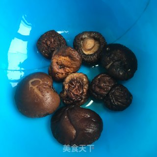 莲藕黄豆排骨汤的做法步骤：4