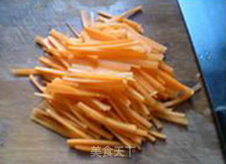胡萝卜香芹土豆丝的做法步骤：5
