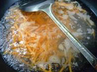 胡萝卜香芹土豆丝的做法步骤：8