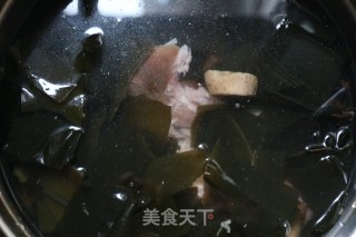 海带猪蹄汤的做法步骤：6