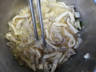 黄金菇炒鸡蛋的做法步骤：4