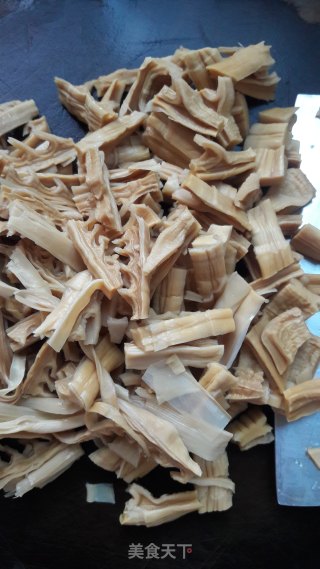笋干烧排骨的做法步骤：2