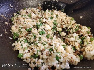 肉丝豆角炒饭的做法步骤：6