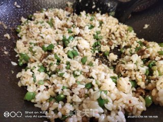 肉丝豆角炒饭的做法步骤：7