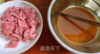 杏鲍菇炒牛里脊的做法步骤：2