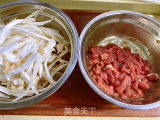 杏鲍菇炒牛里脊的做法步骤：3