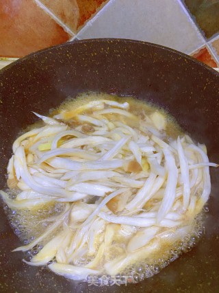 杏鲍菇炒牛里脊的做法步骤：5