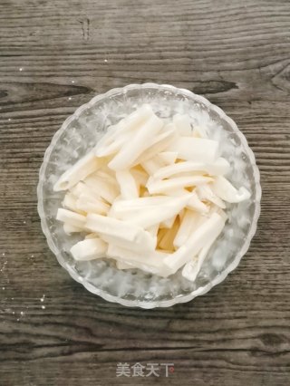 糖醋藕段的做法步骤：4
