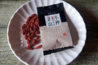 秋天女人常喝点红茶，暖体抗寒，皮肤滋润气色好的做法步骤：1