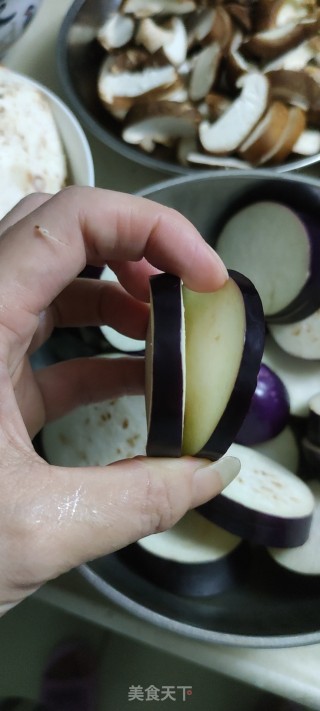 夹炸茄盒的做法步骤：1
