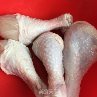 酱香鸡腿的做法步骤：1
