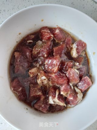 土豆牛肉汤的做法步骤：1