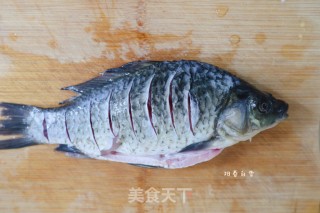 豆腐鲫鱼汤㊙️（汤奶白有技巧）鲜美营养清炖鱼汤的做法步骤：1