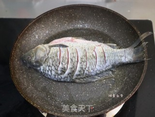 豆腐鲫鱼汤㊙️（汤奶白有技巧）鲜美营养清炖鱼汤的做法步骤：5