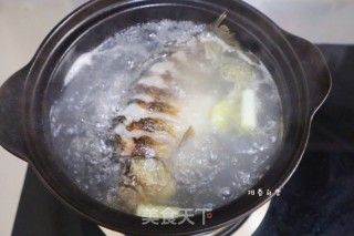 豆腐鲫鱼汤㊙️（汤奶白有技巧）鲜美营养清炖鱼汤的做法步骤：7