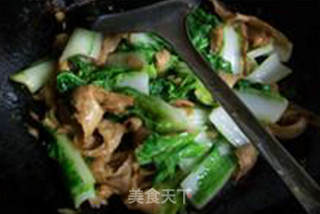 面筋炒五号菜的做法步骤：6