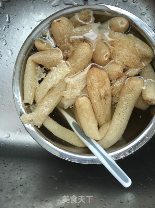 虫草花竹荪炖鸽子的做法步骤：2