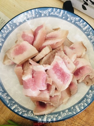 五花肉焖土豆的做法步骤：3