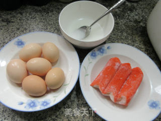 蟹肉棒鸡蛋糕的做法步骤：1