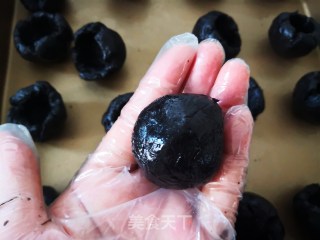 黑芝麻流心月饼的做法步骤：10