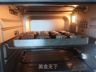 黑芝麻流心月饼的做法步骤：17